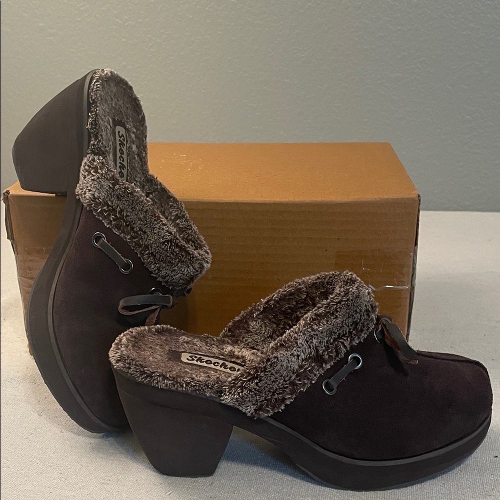 Skechers Women's Dark Brown Furry Mule Clogs - Picture 14 of 14
